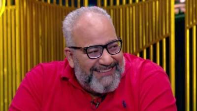 بالفيديو .. بيومي فؤاد ينفعل بعد سكب الطلاء على سيارته