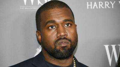 الأغلى بالعالم .. بيع حذاء كاني ويست فى مزاد علنى بـ1.8 مليون دولار