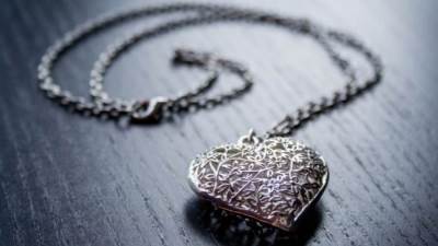 توفيرًا للمال.. طرق بسيطة لتنظيف الفضة من المنزل