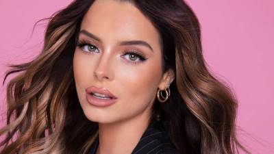 سهل ومريح .. مكياج مثالى للسمراوات فى المصيف