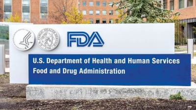 FDA تضيف تحذيرًا عن التهاب القلب النادر للقاحى فايزر وموديرنا