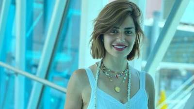 منة فضالي تدافع عن فتاة "البوركيني"