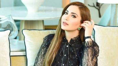 نسرين طافش تتألق بجزر المالديف