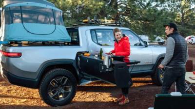 بالفيديو .. شاحنة سفاري جديدة مجهزة بمطبخ مدمج