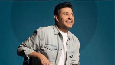 بالفيديو .. هاني شاكر يتعرض لأزمة صحية ويلغي حفله