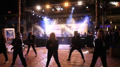 بالصور .. سامى يوسف يشعل أجواء بورتو مارينا