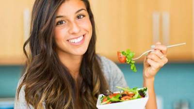 إعفاء النباتيين من التطعيم الإجباري لـ فيروس كورونا.. اعرف الحكاية