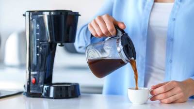 هذه الأخطاء تقصر عمر ماكينة تحضير القهوة لديك .. تجنبيها