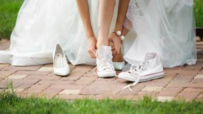 7 نصائح تساعدك على اختيار حذاء مناسب لفرحك