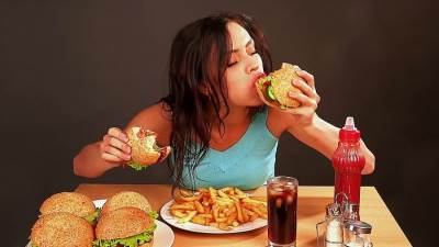 هل يؤدي الجوع إلى زيادة الوزن؟