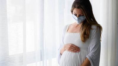 هل تعلمي أن الحوامل أقل عرضة للآثار الجانبية الشديدة بعد الحصول على لقاح كورونا؟
