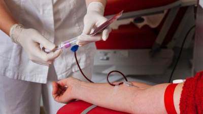 هل توجد مخاطر عند تبرع الحاصلين على لقاحات كورونا بالدم؟