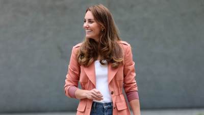 شاهد .. أبرز إطلالات كيت ميدلتون بالأحذية الرياضية