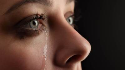 دراسة تكشف كيف يمكن أن ينتقل فيروس كورونا عن طريق الدموع