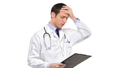 دراسة: ثلث مساعدي الأطباء يعانون الإرهاق