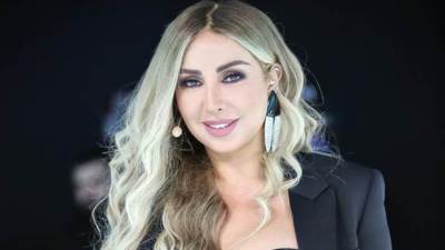 جويل مردينيان تخطف الأنظار بفستان قصير