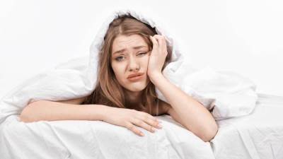 أنتبهي .. 5 عادات تمارسينها تحرمك من النوم الجيد