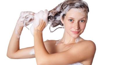 للعناية بشعرك .. 5 نصائح لاختيار الشامبو الصحيح