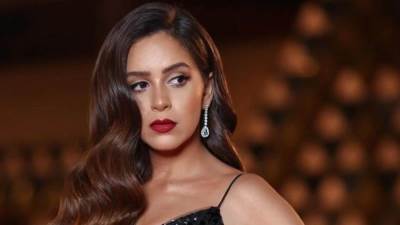 شاهد ضحك وفرحة جميلة عوض وأحمد حاتم بكواليس فيلم عروستي