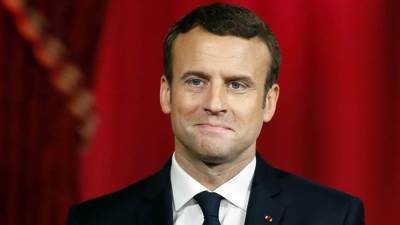 بعد رشقه بالبيض .. تعرفي على أول تعليق للرئيس الفرنسي