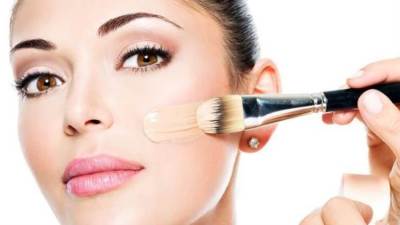 6 حيل تساعدك على وضع مكياجك زى المحترفين