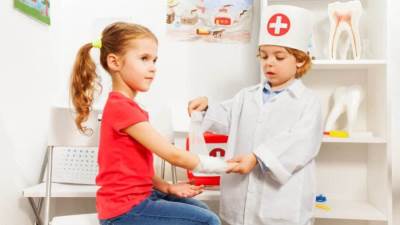 بخطوات سهلة علمى طفلك الإسعافات الأولية فى المنزل