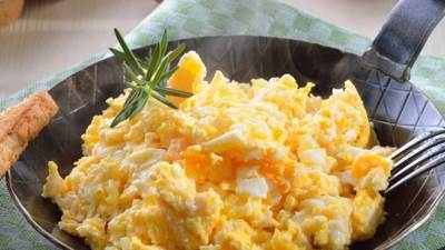 بوصفة سهلة .. طريقة عمل بيض مقلي