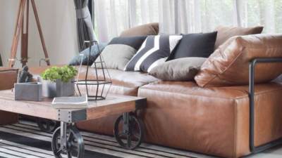 5 أخطاء تقصر عمر قطع الأثاث الجلدية .. تجنبيها