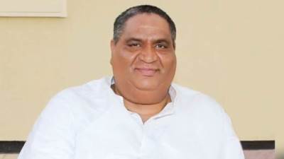 الحكومة تتدخل لعلاج الفنان الكويتي فيصل بوغازي