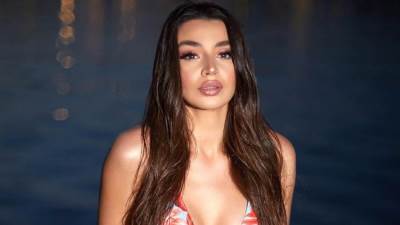 الراقصة جوهرة تخطف الأنظار بملابس جريئة