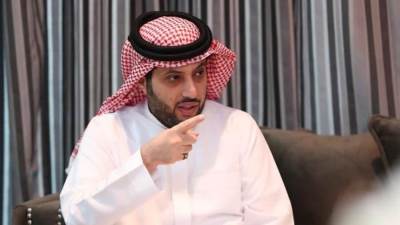 تركى الشيخ ينشر صورة لأغلى سيارة فى العالم