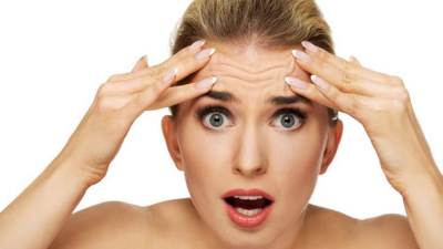 عادات يومية تصيبك بالتجاعيد المبكرة .. تجنبيها