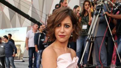 منة شلبي تخسر جائزة الإيمي الدولية لصالح البريطانية هايلي سكوايرز