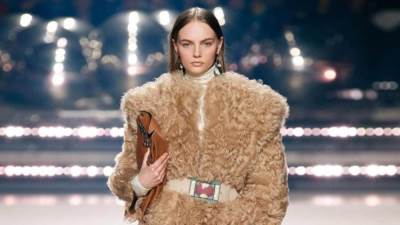 لشياكة الشتاء كولكشن من المعاطف الفرو .. إختارى مايناسبك