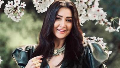 ابنة غادة عبد الرازق تخطف الأنظار بجمالها 