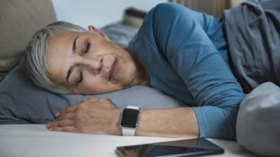 اعرفي كيف يتغير نمط النوم مع التقدم في العمر؟