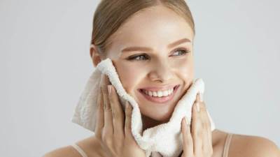 لا تفعلي هذه الأخطاء عند غسل وجهك