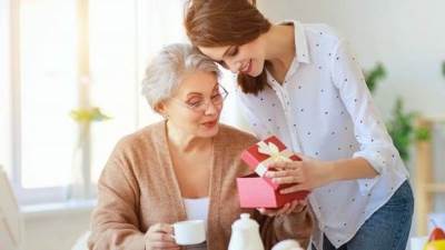 هدايا لا يفضل شراؤها لحماتك .. تجنبيها