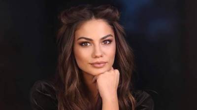 من منزلها .. ديميت أوزديمير تخطف قلوب متابعيها