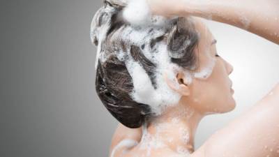 أفضل أنواع شامبو الكيراتين لشعر أقوى وأكثر لمعاناً