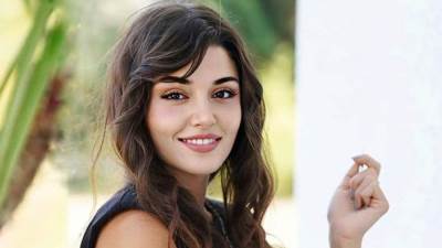 هاندا أرتشيل تحتفل بعيد ميلاد شقيقتها