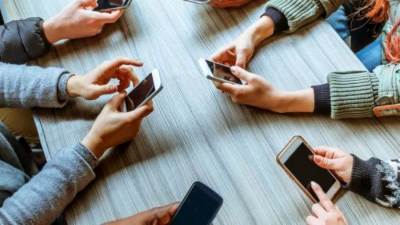 6 فوائد للإنفصال عن التكنولوجيا.. تعرفي عليها 