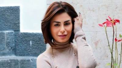 منة فضالي تحتفل بعيد ميلاد والدتها