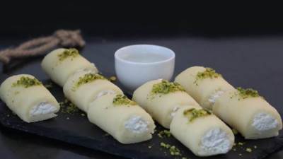 طريقة عمل حلاوة الجبن السورية بالجبن العكاوي