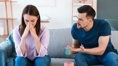 5 علامات تخبرك بأن زوجك لم يعد يراكِ جذابة .. تعرفي عليها