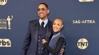 زوجة ويل سميث بجانبه فى حفل جوائز SAG Awards