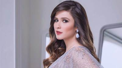 شاهد.. ياسمين عبد العزيز تخطف الأنظار بالأسود