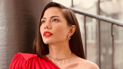 شاهد .. رومانسية ديميت أوزديمير وخطيبها 