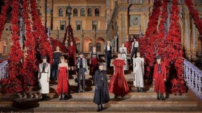 اناقة حواء.. مجموعة "ديور" لرحلات 2023