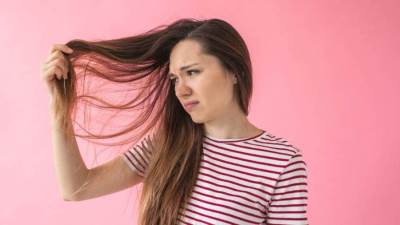 طرق العناية بالشعر الدهني.. تعرفي عليها